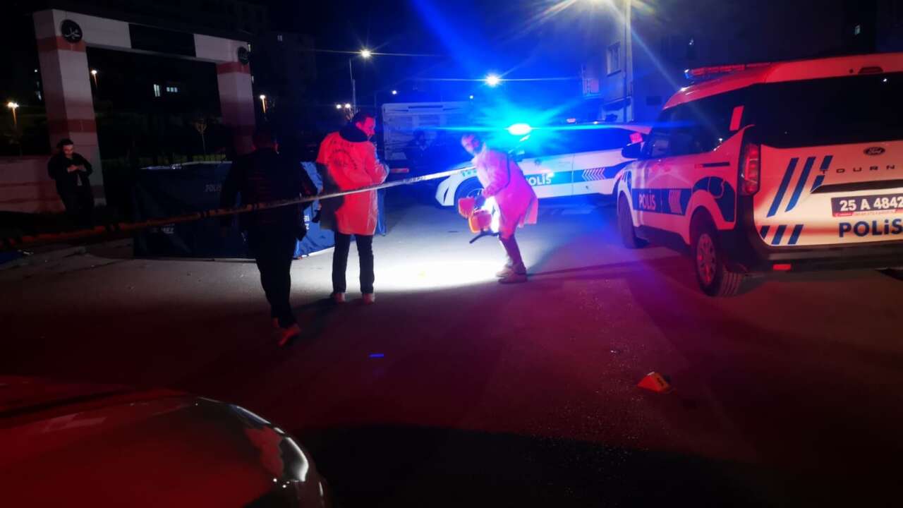 2 çocuk babası adam, cami önünde başından vurulmuş halde ölü bulundu 19
